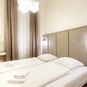 Andrea 1907 - úplně Nový Minutu Od Mlýnské Kolonády, Foceno Těsně Před Dokončením Apartmán